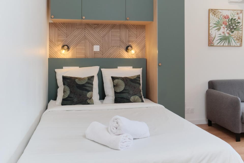 Bed, Bedroom