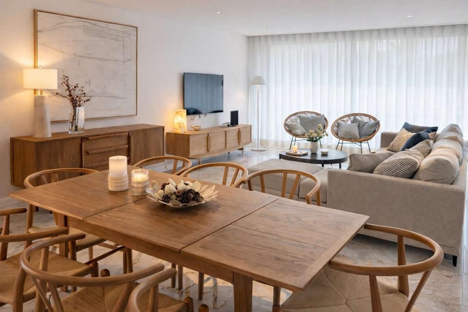 TV and multimedia, Living room, Seating area, Dining area