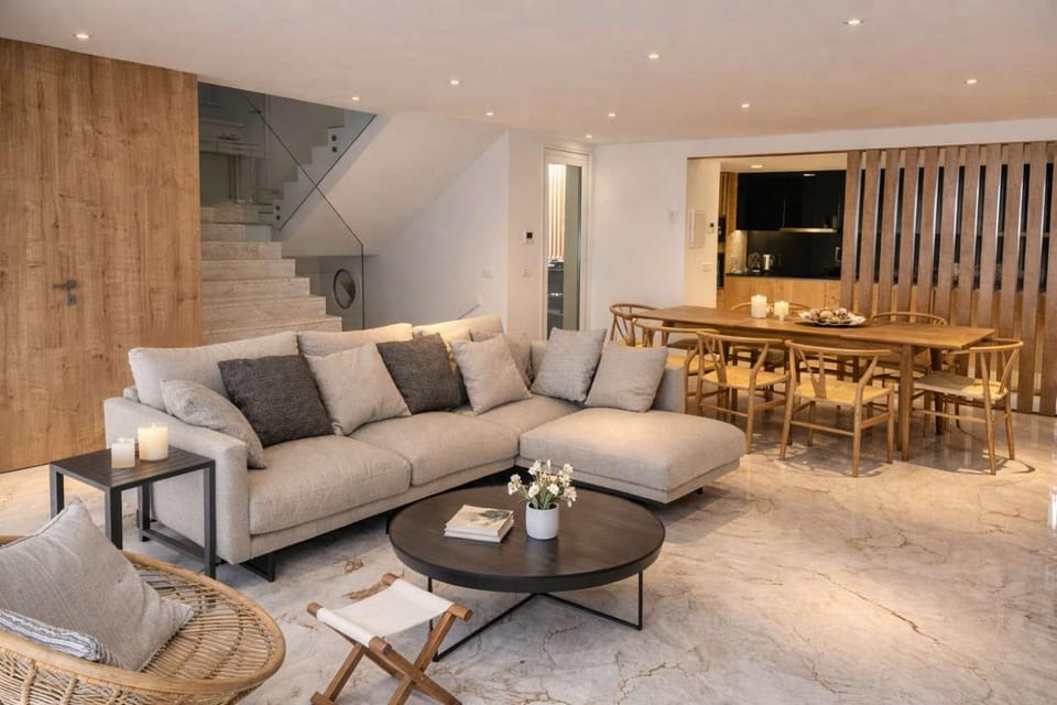 Living room, Seating area, Dining area