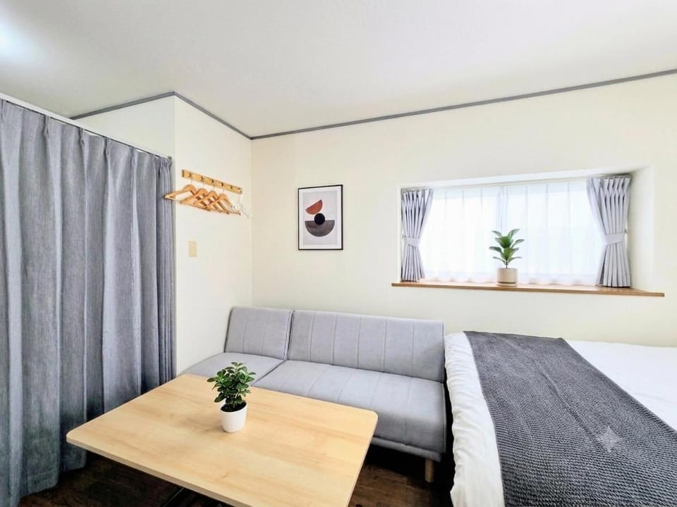 Bed, Dining area