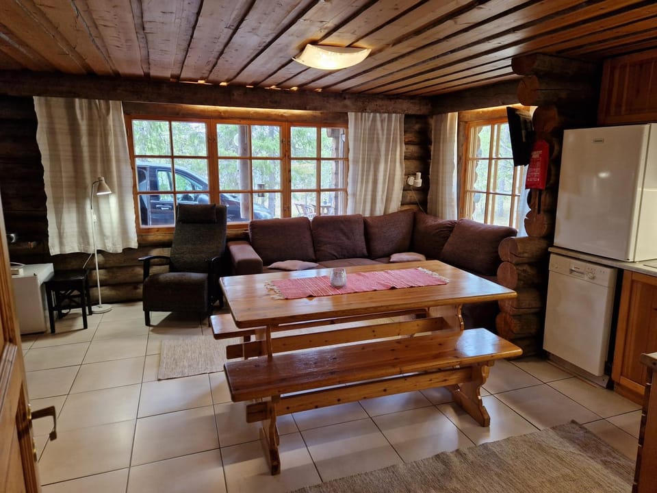 Jänkä 16 Kovalammen rannalla, valaistun ladun vieressä Chalet in Finland