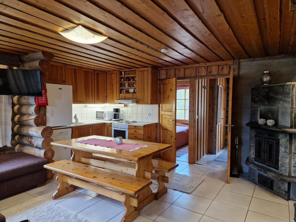 Jänkä 16 Kovalammen rannalla, valaistun ladun vieressä Chalet in Finland