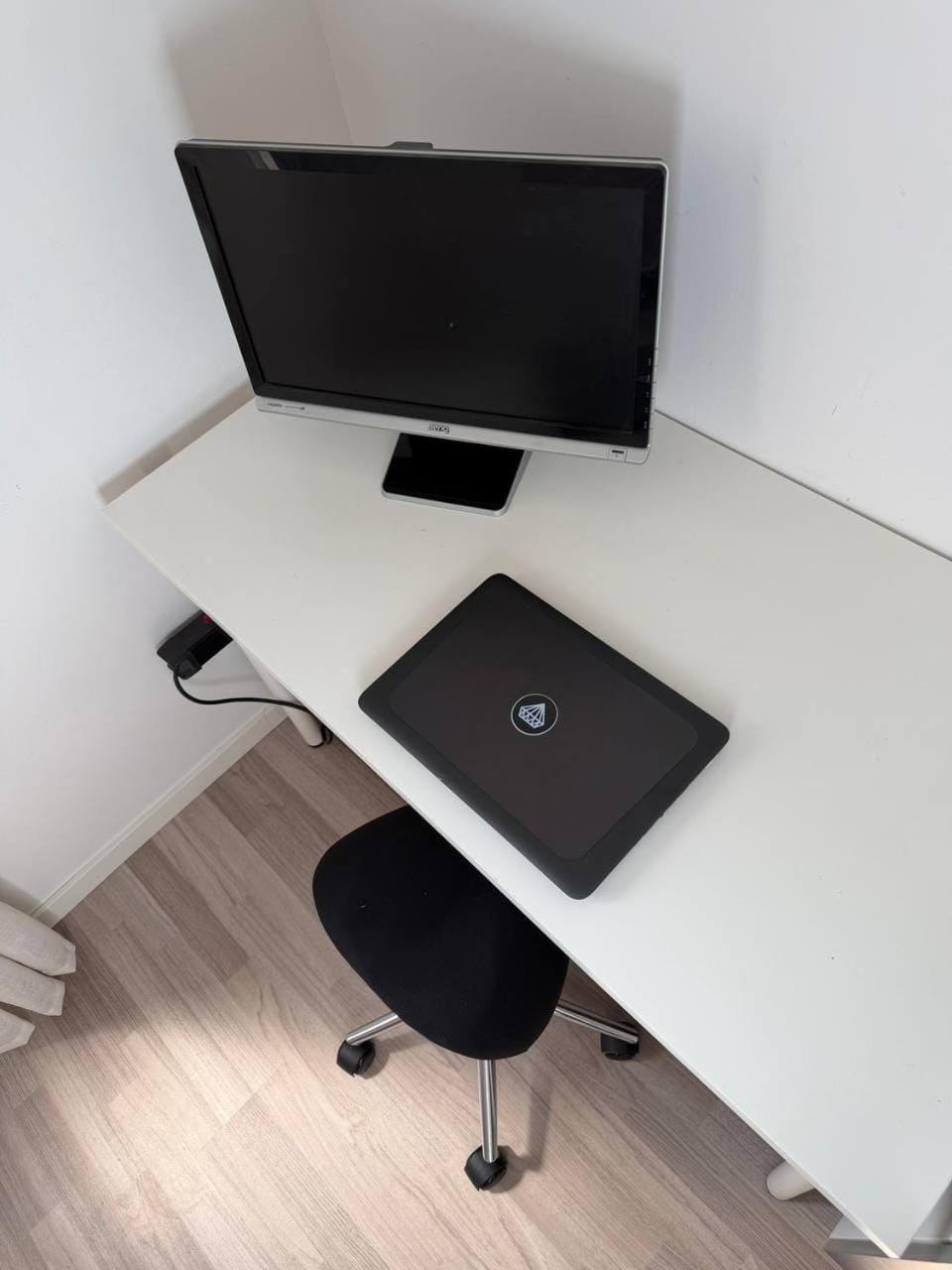 Business facilities, internet