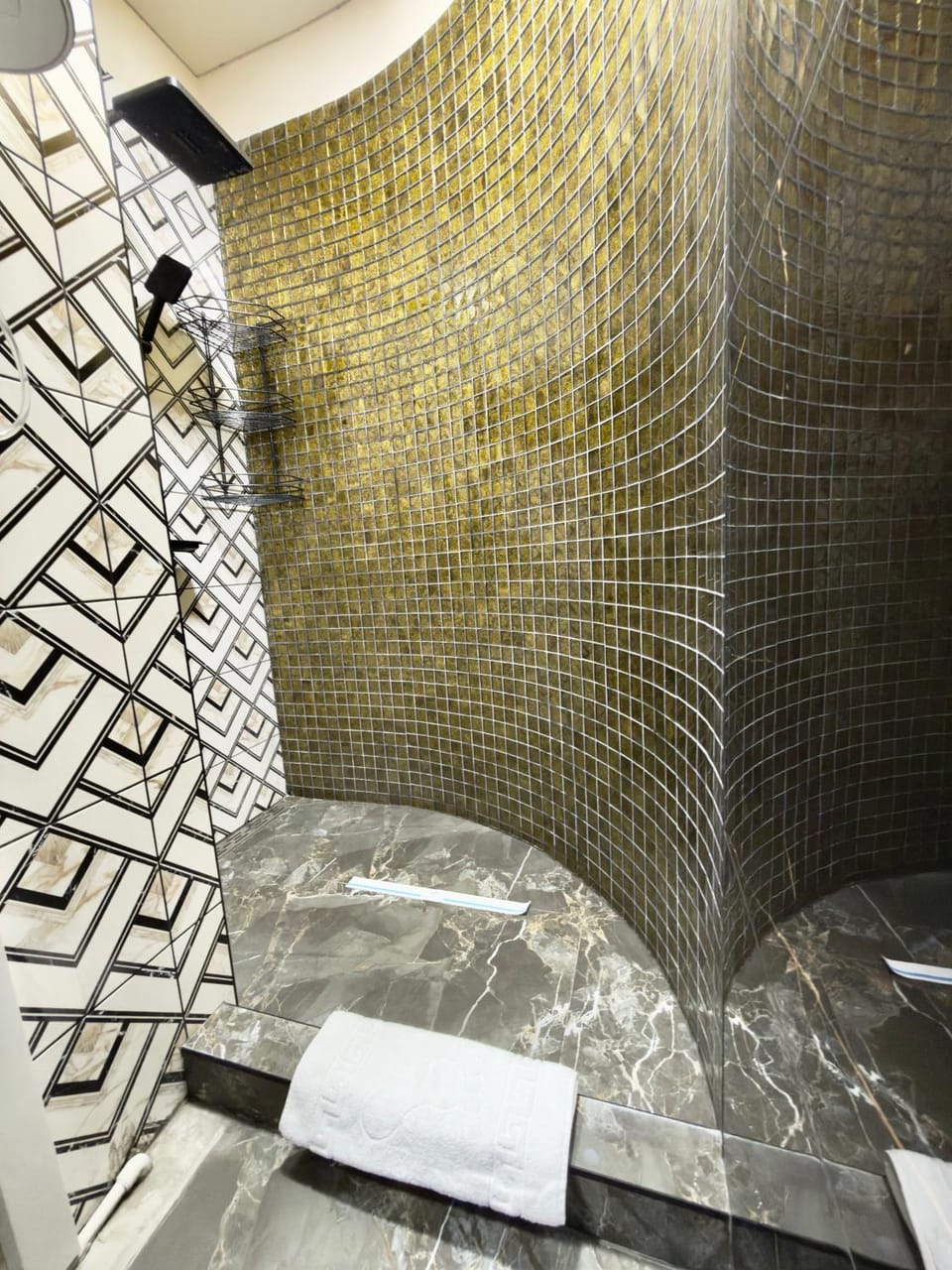Shower, towels