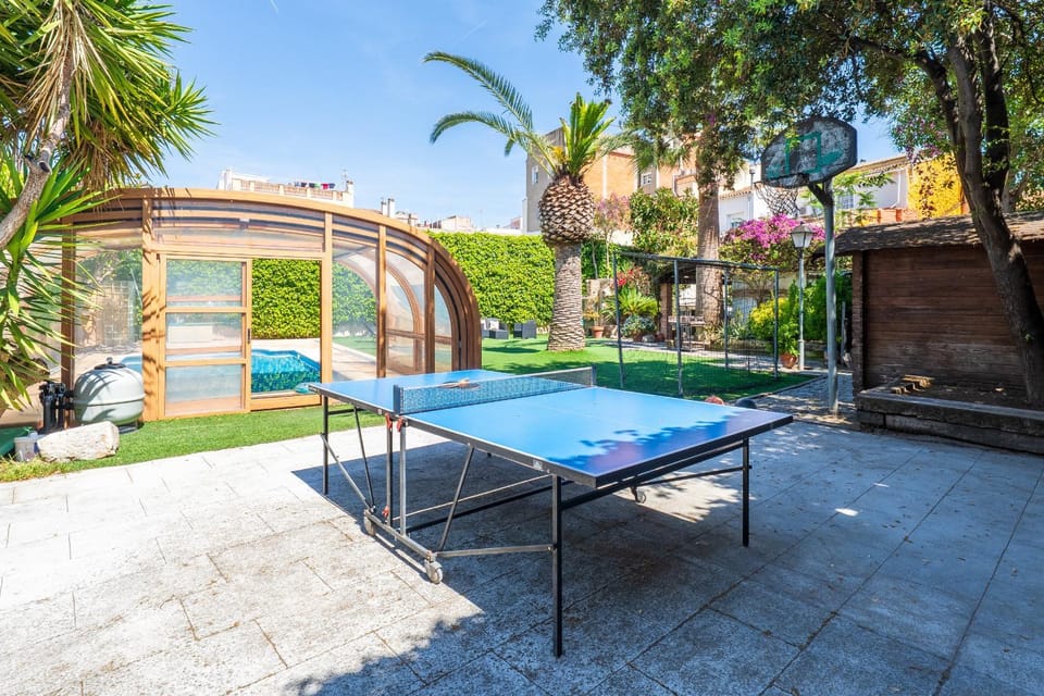 Table tennis