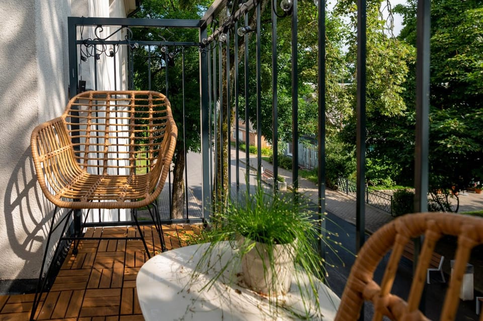Day, View (from property/room), Balcony/Terrace, Quiet street view
