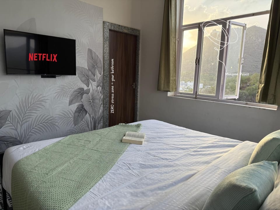 Bed, Photo of the whole room, Evening entertainment, Entertainment
