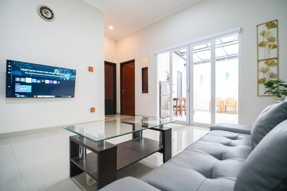 Communal lounge/ TV room, TV and multimedia