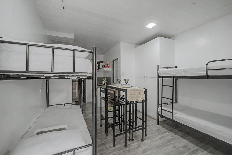 Bedroom, bunk bed