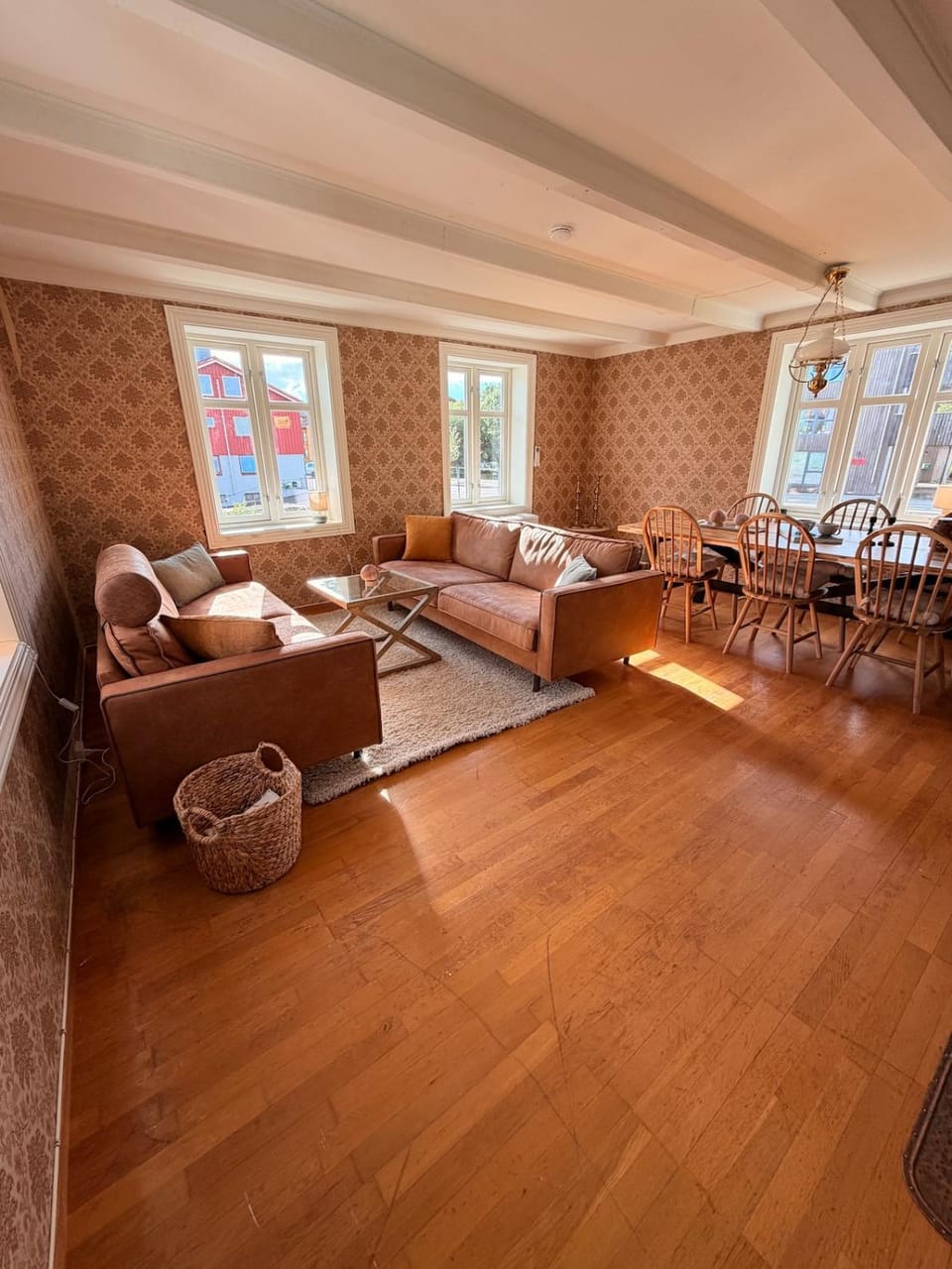 Living room, Seating area