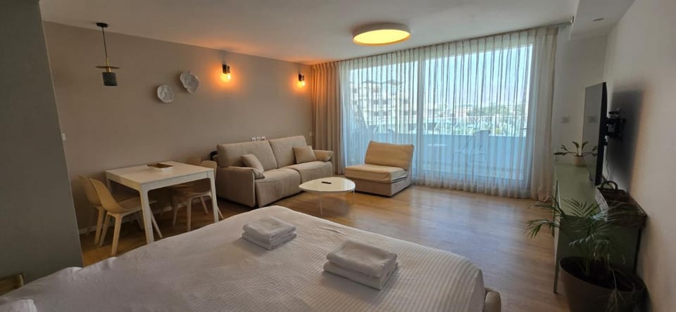 סי סייד אילת - סטודיו פרמיום עם מרפסת Apartment hotel in Eilat