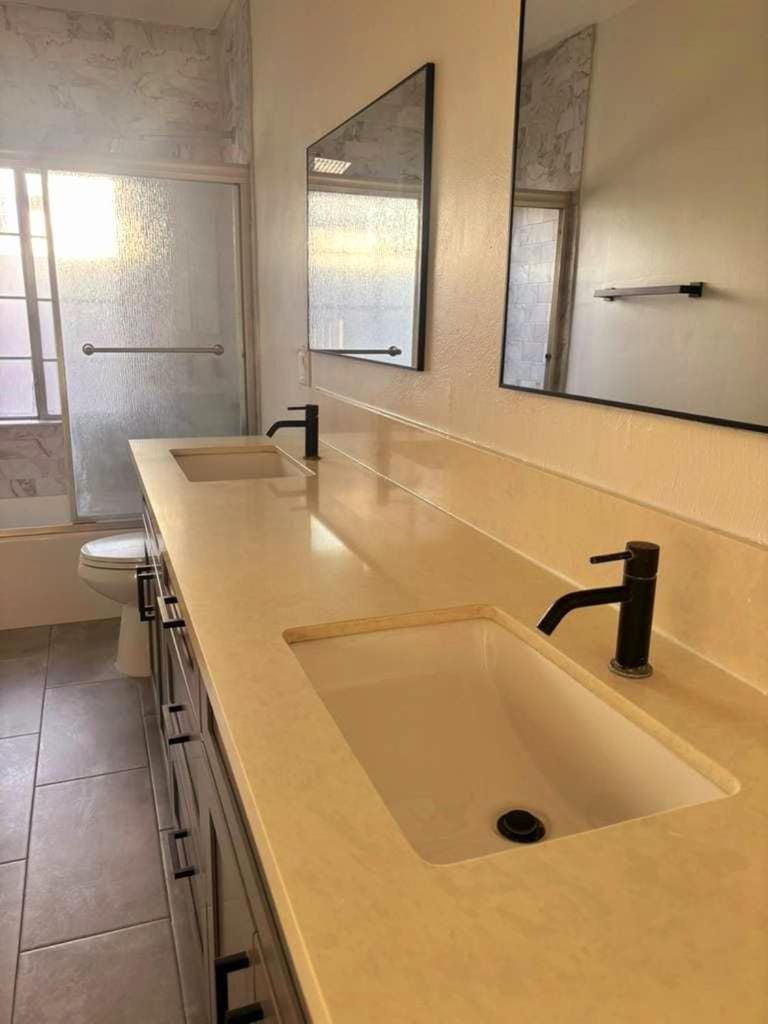 Ktown Vibes Hostel in San Fernando Valley