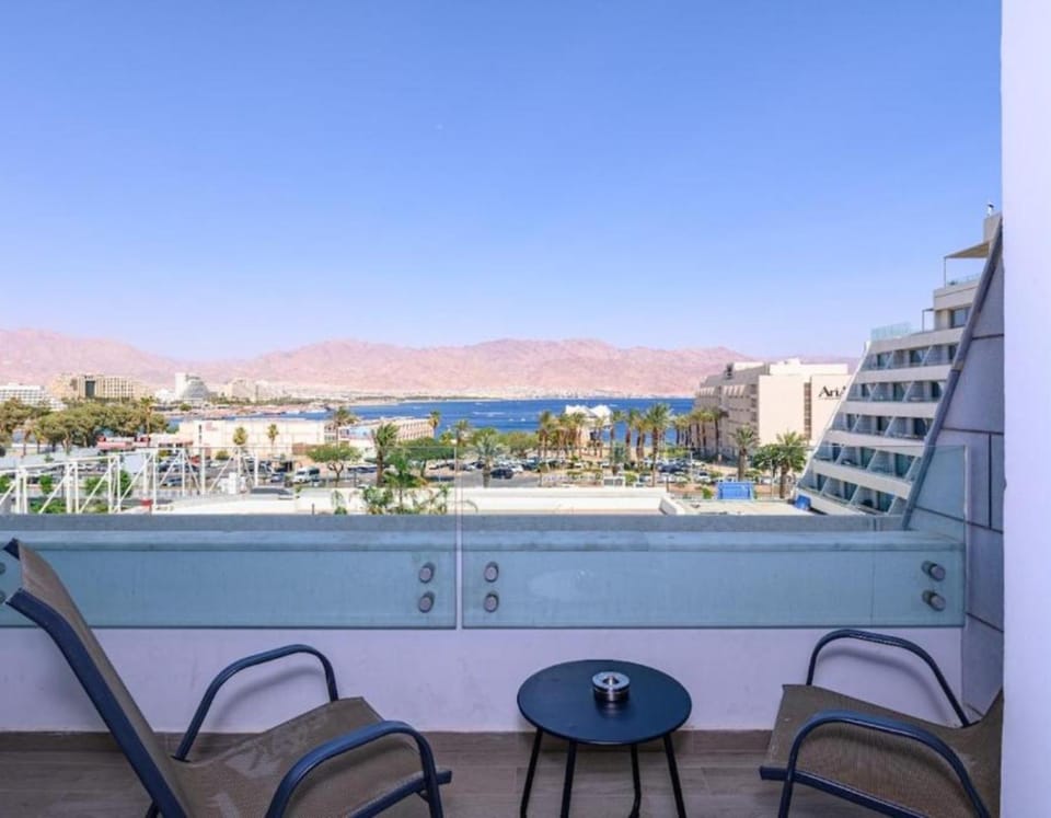 Natural landscape, Balcony/Terrace, Sea view, sunbed