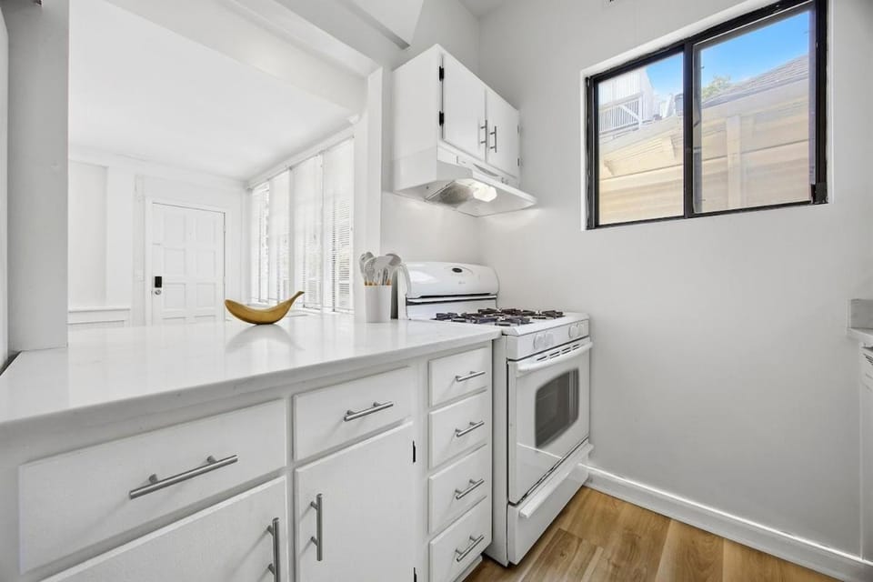 1BR Near Piedmont Park with Free Parking Apartment in Atlanta