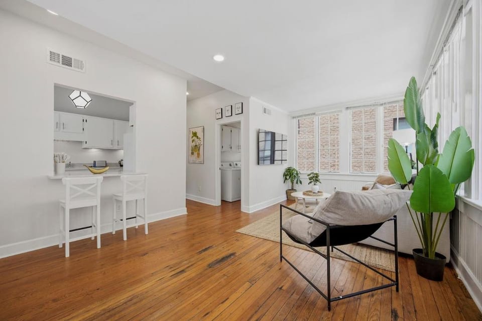 1BR Near Piedmont Park with Free Parking Apartment in Atlanta