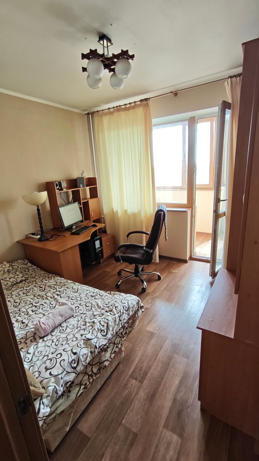Spacious apartment on Pavlovo Pole metro station Botanical Garden Apartment in Kharkiv