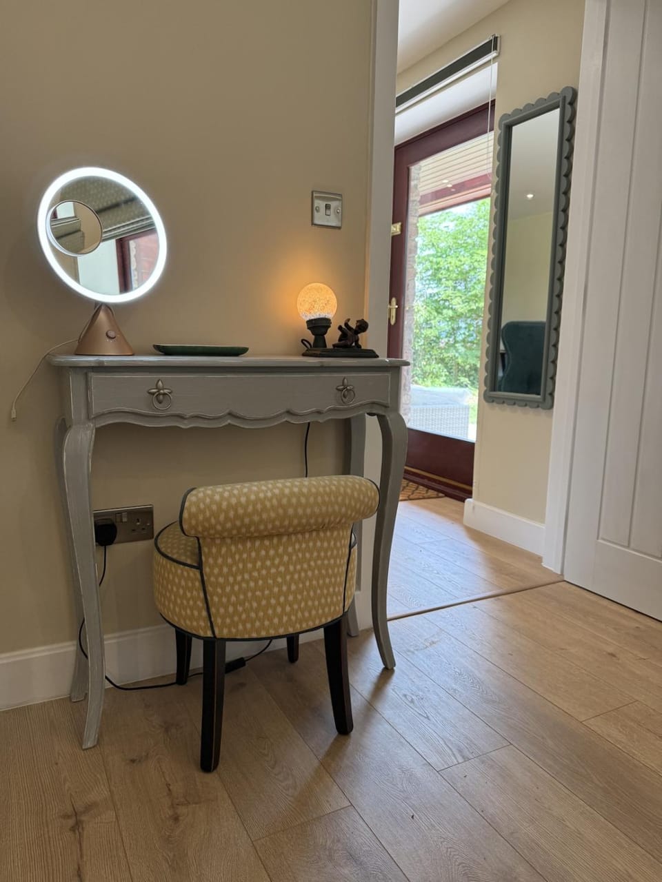 Gorgeous newly decorated cottage House in Crucorney