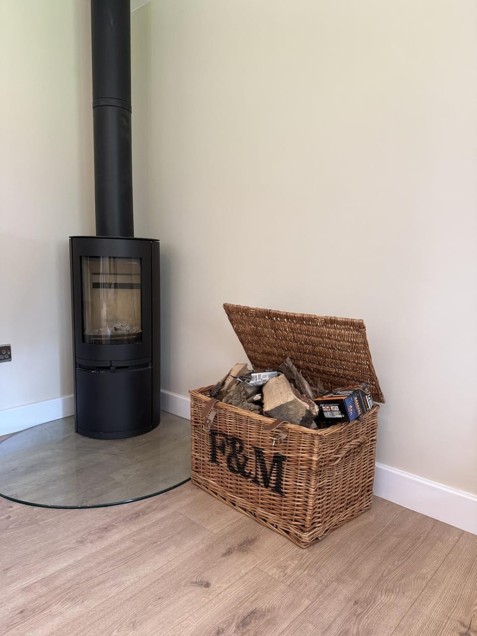 Gorgeous newly decorated cottage House in Crucorney