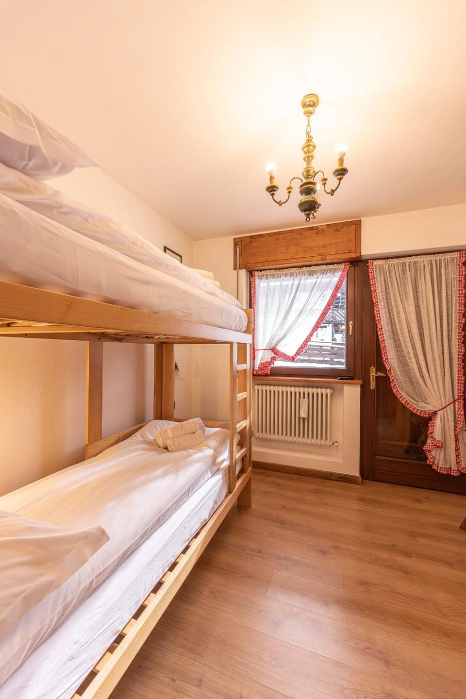 Bed, Photo of the whole room, Bedroom, bunk bed