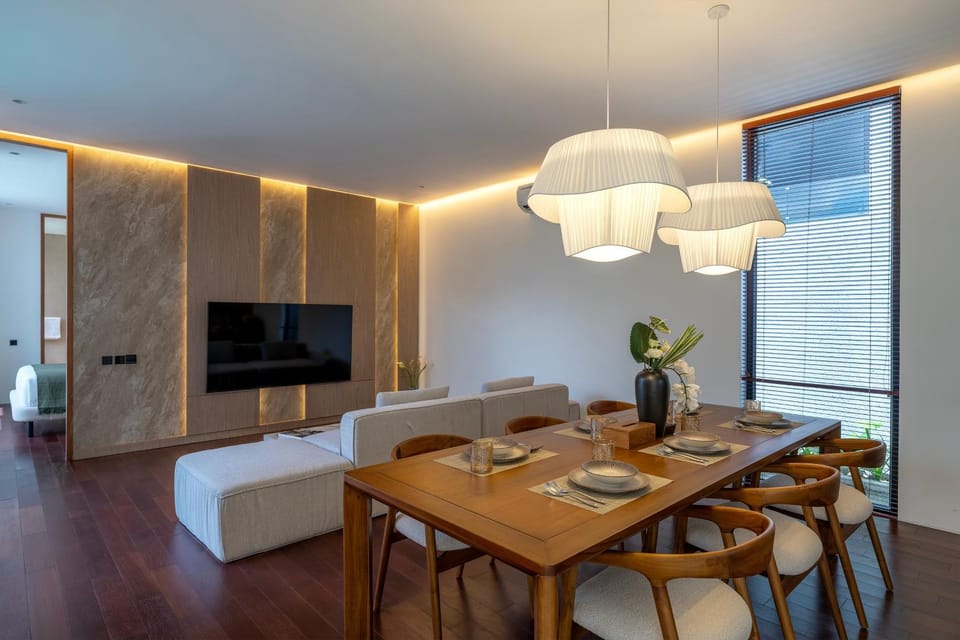 Seating area, Dining area