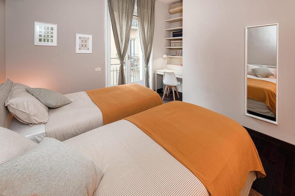 In the heart of Milan, just a short walk from the Duomo! Apartment in Milan