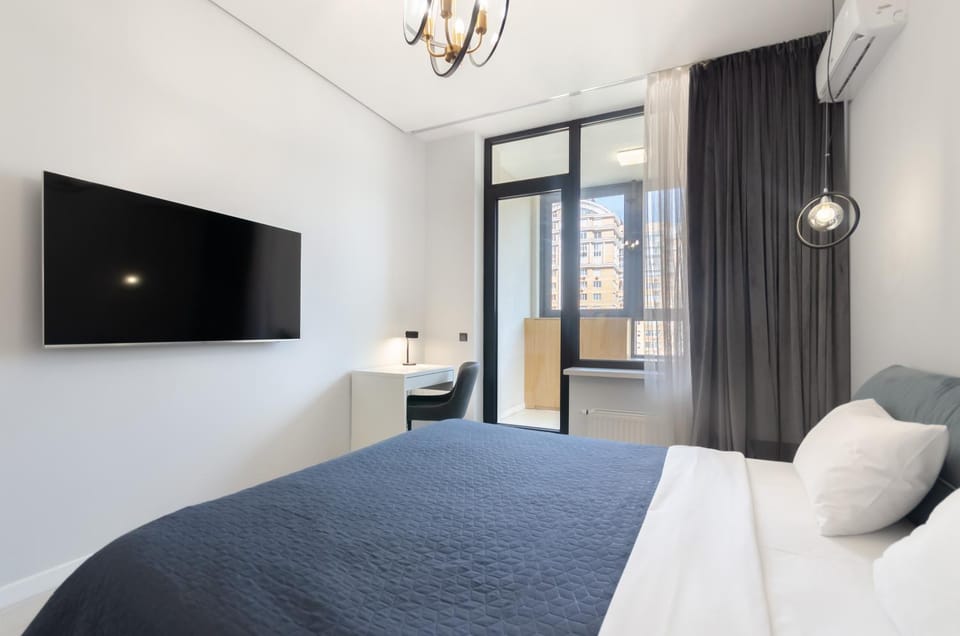 Bed, TV and multimedia, Bedroom, air conditioner