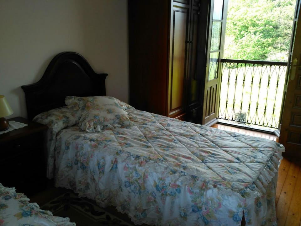 Cuetu del Pradón House in Asturias