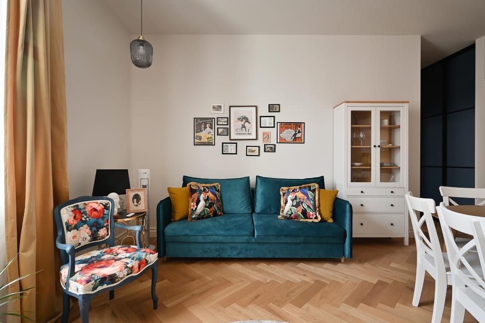 Living room, Dining area
