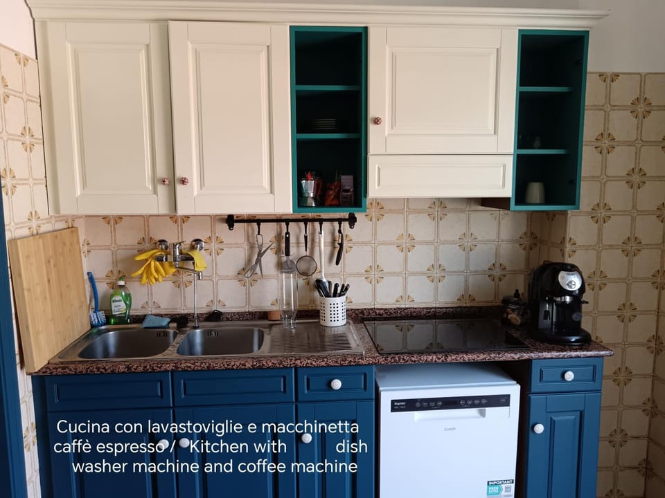 colorful cocoon home Apartment in Finale Ligure