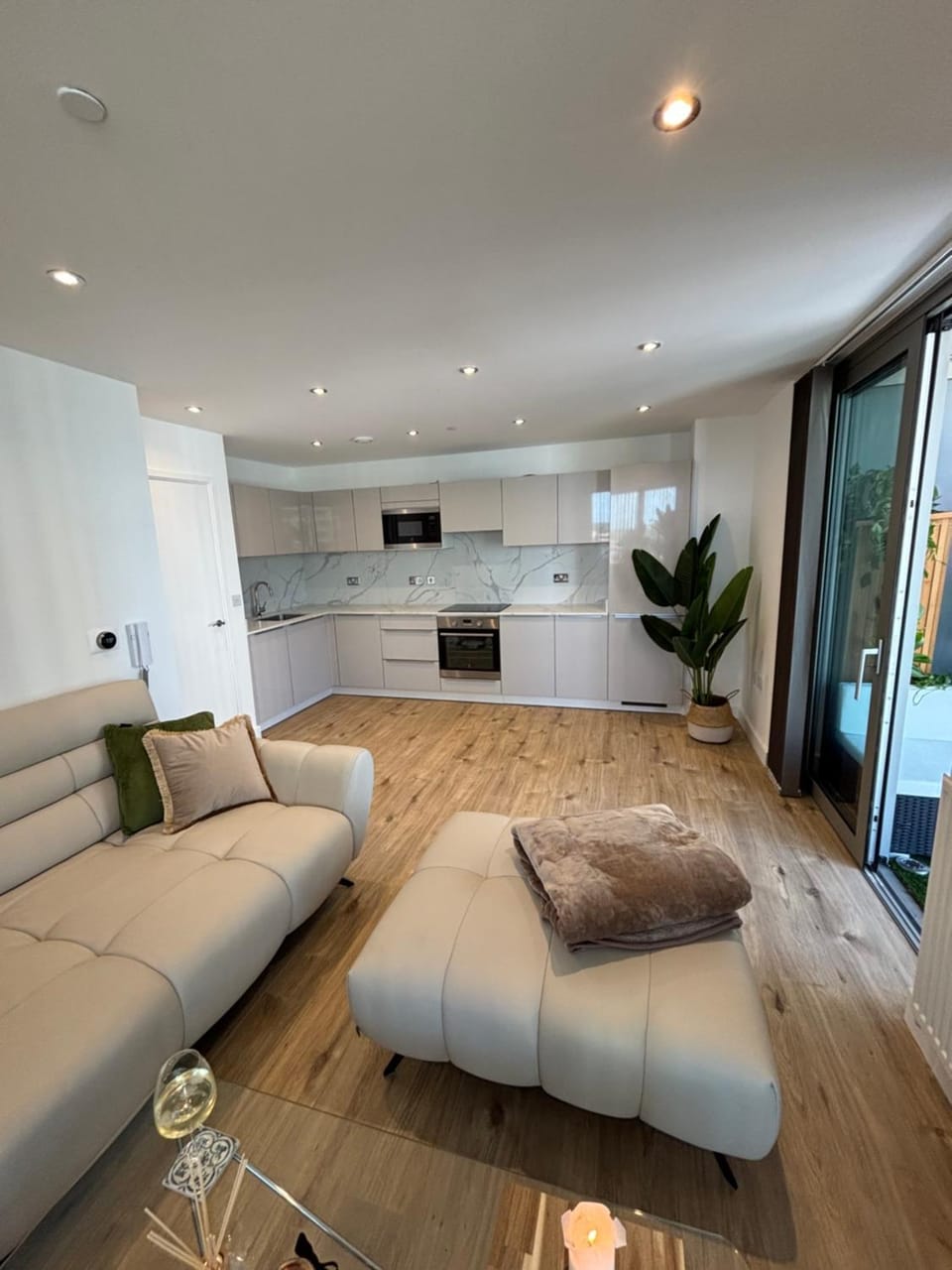 Luxury 2 Bedroom 8 min to London Bridge Apartment in London Borough of Lewisham