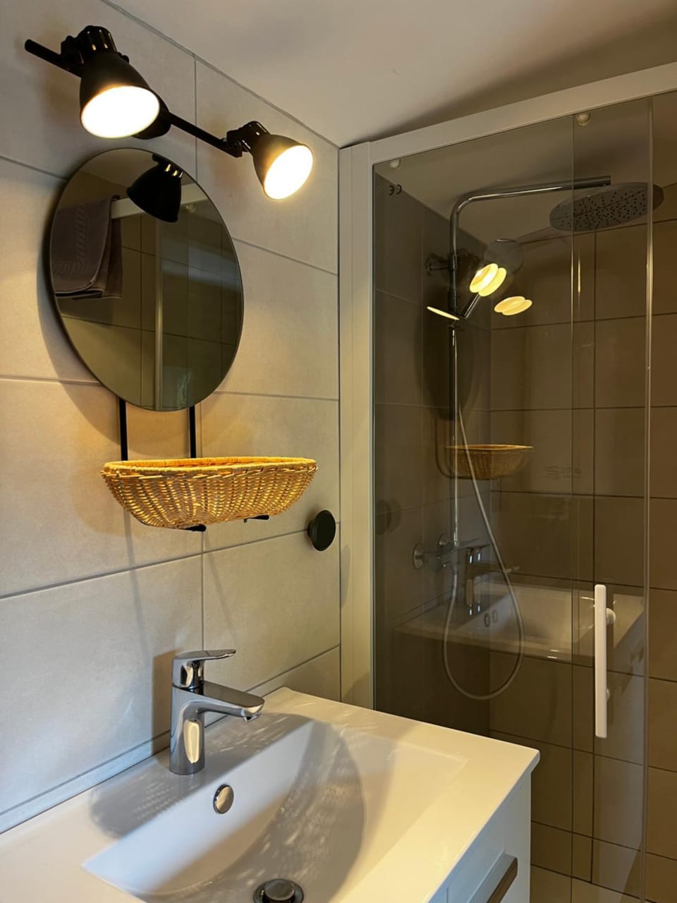Shower, Bathroom, towels