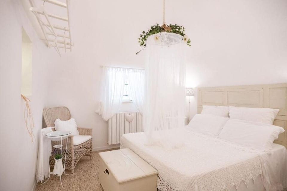 Spectacular trullo, walking distance to Alberobello UNESCO Villa in Province of Taranto