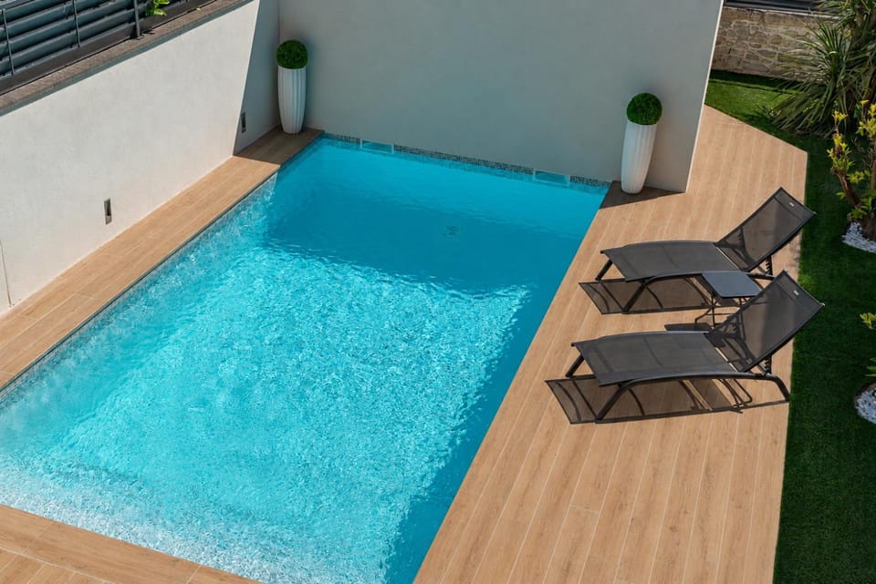 Villa Loft Victoria, architect's house, pool SPA and fitness Villa in Occitanie