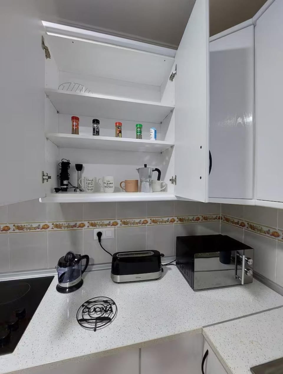 Coffee/tea facilities, Kitchen or kitchenette, toaster