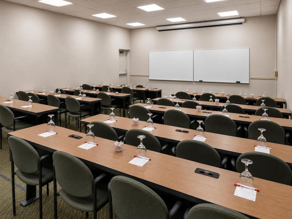 Photo of the whole room, Business facilities, Meeting/conference room