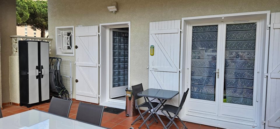Maison au port de Saint Cyprien House in Saint-Cyprien