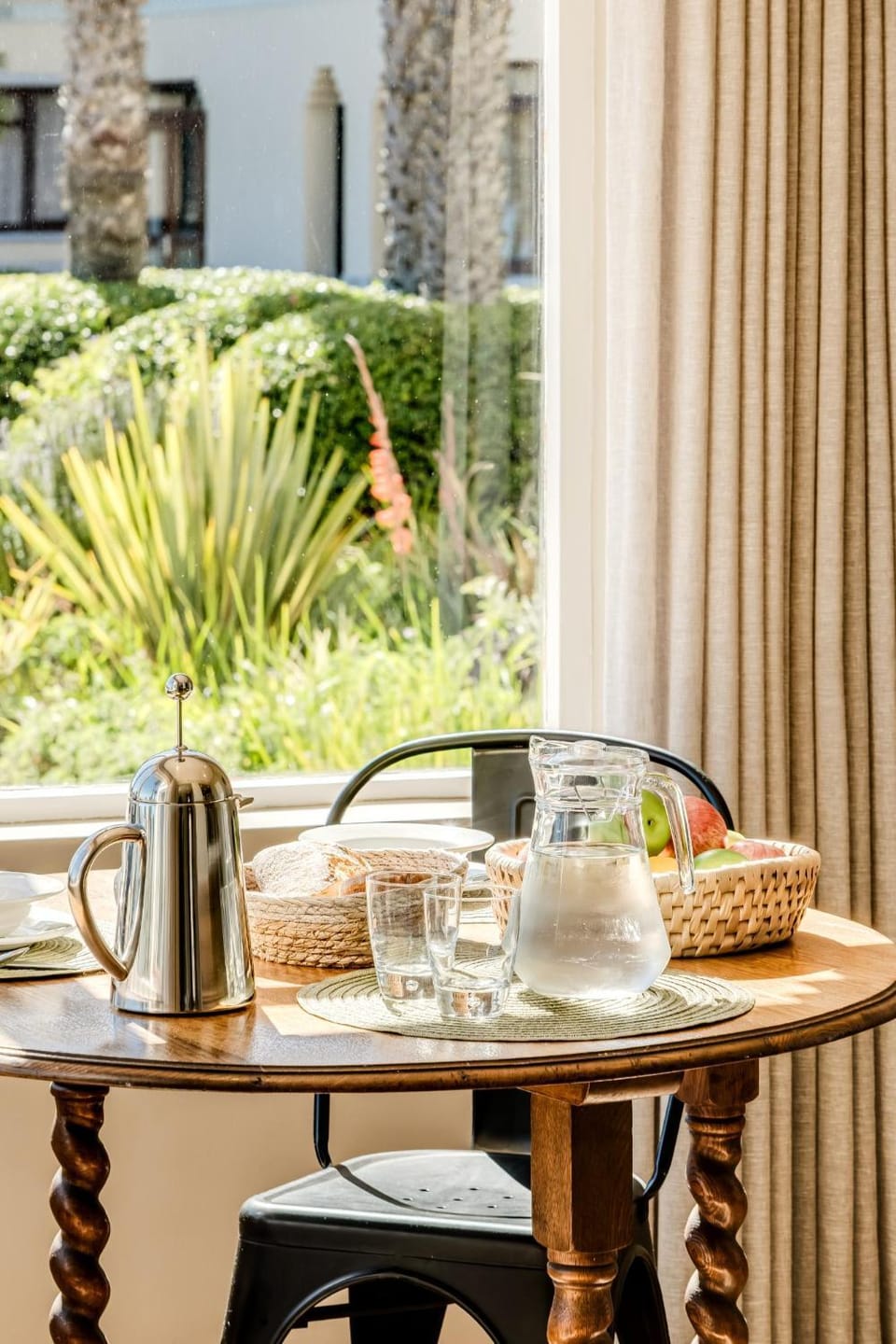 Dining area, Garden view