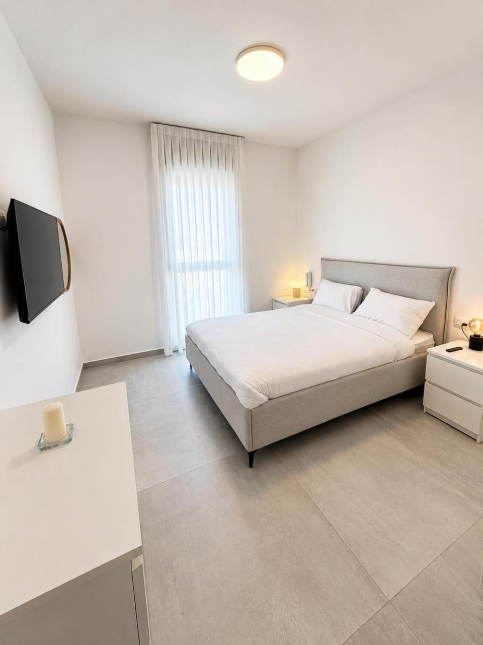 Bed, TV and multimedia
