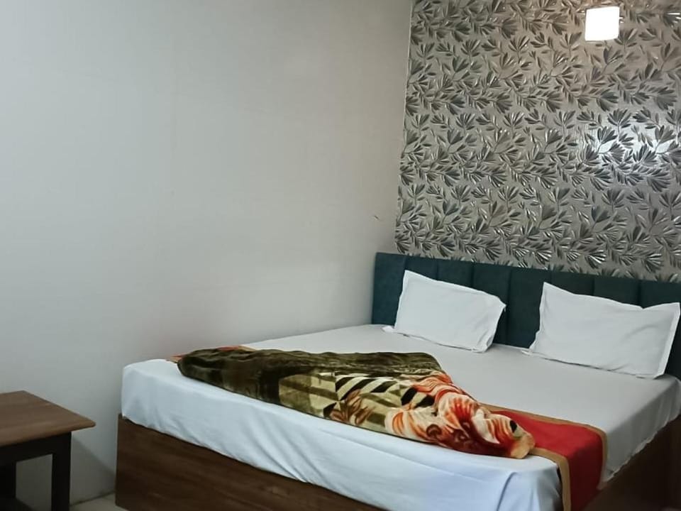 Krishna Guest House Vacation rental in Uttar Pradesh