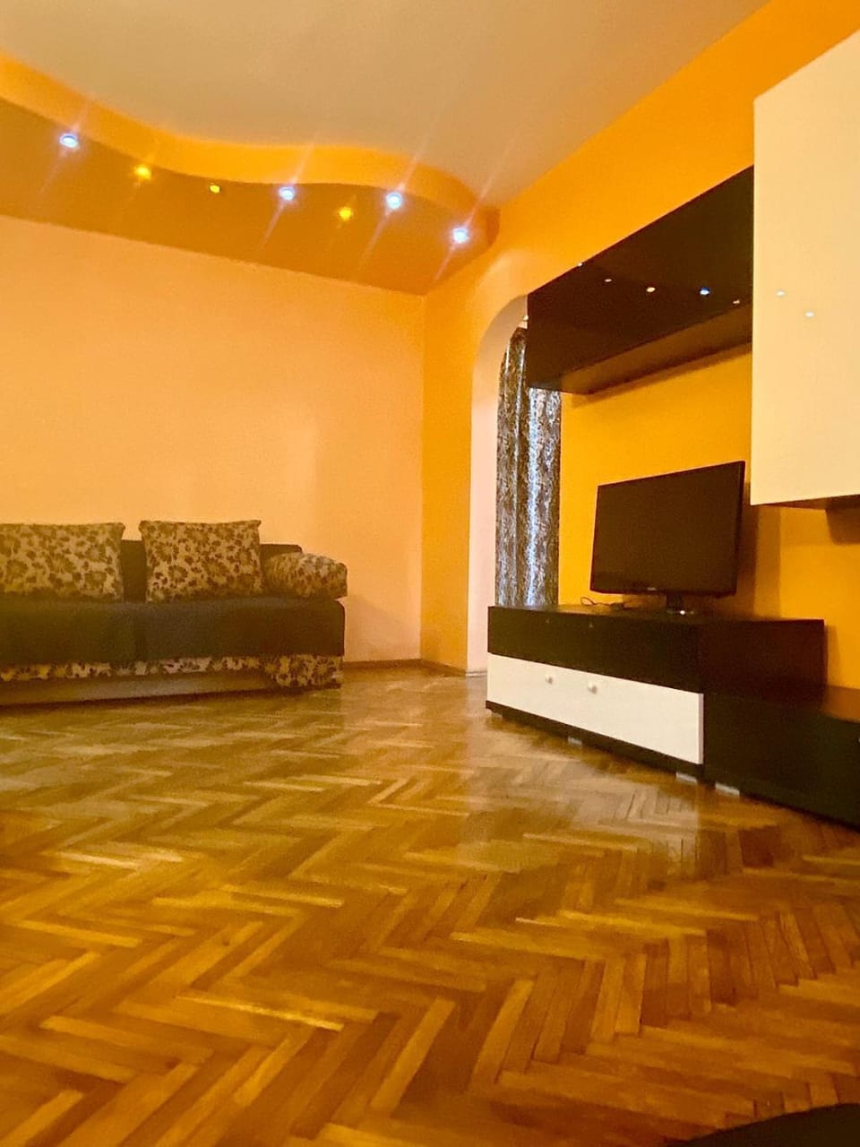 Luxury Jacuzzi Apartment near Arena Nationala and Mega Mall Apartment in Bucharest