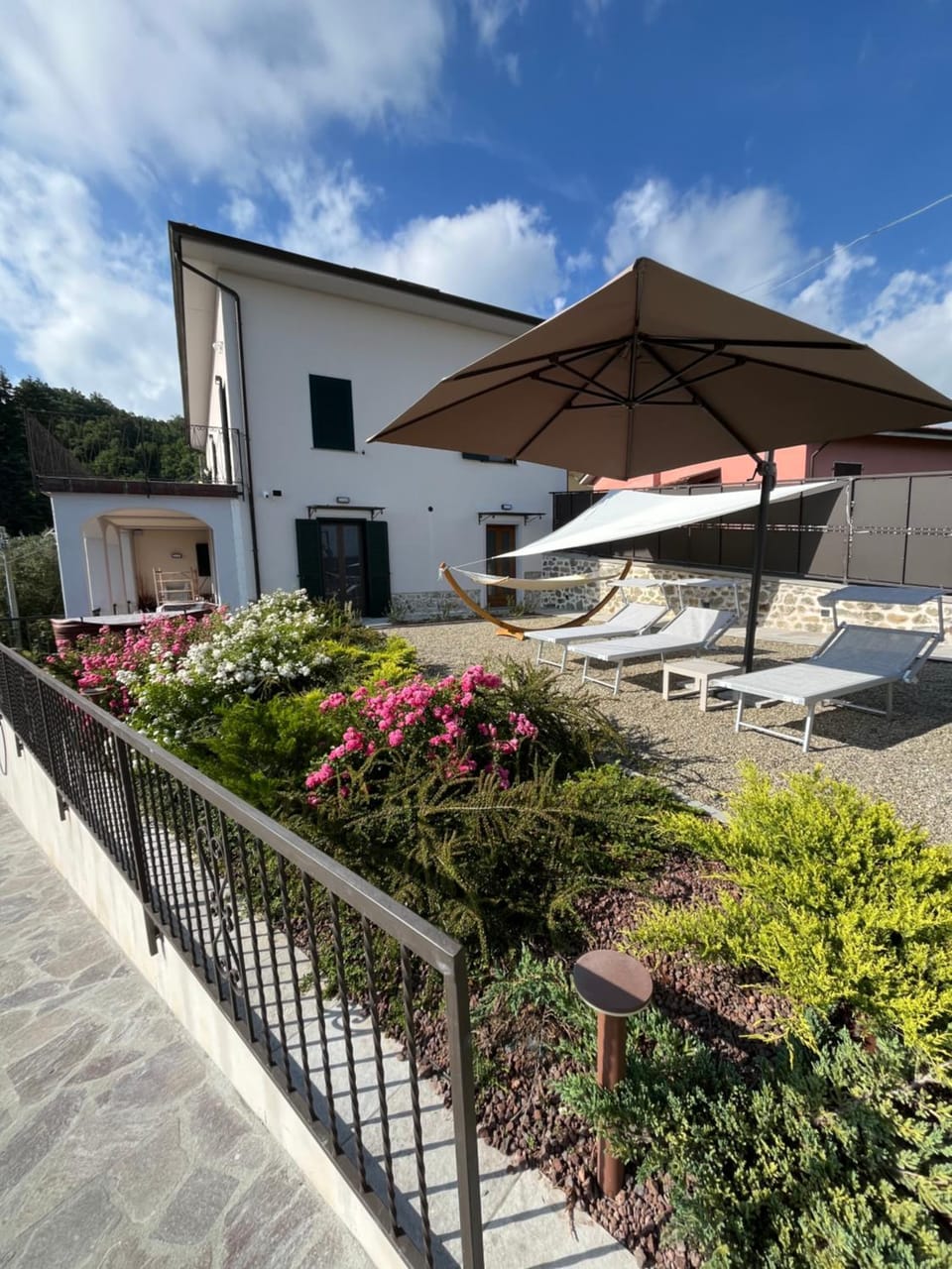 La Ca dal Sol Tuscany Jacuzzi-Piscina Villa in Province of Massa and Carrara