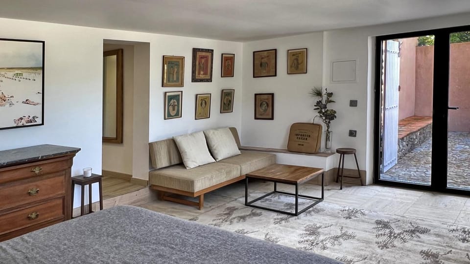 Living room, Bedroom