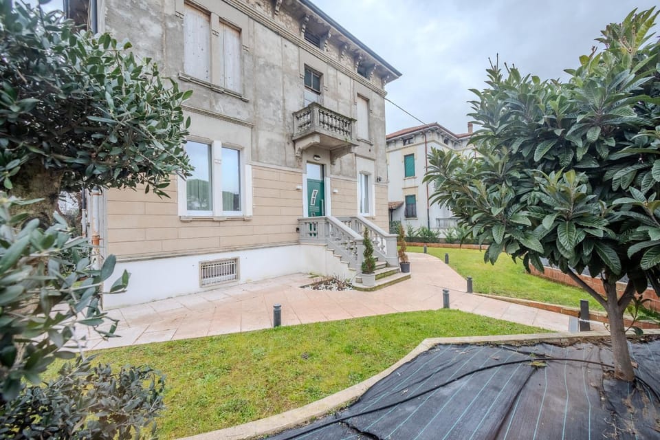 Property building, Garden