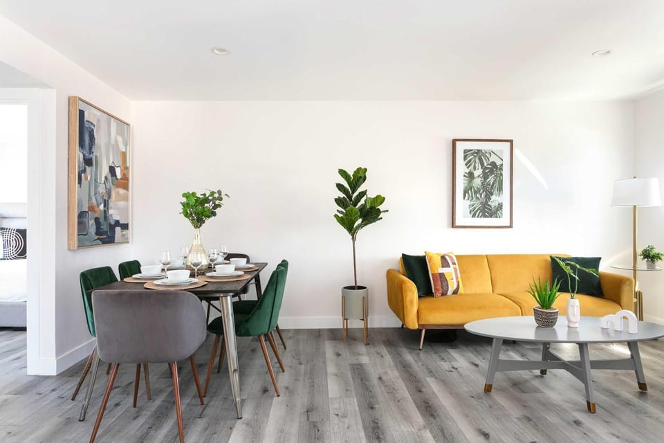 Chic Walkable Downtown Apt Near Americana House in Eagle Rock