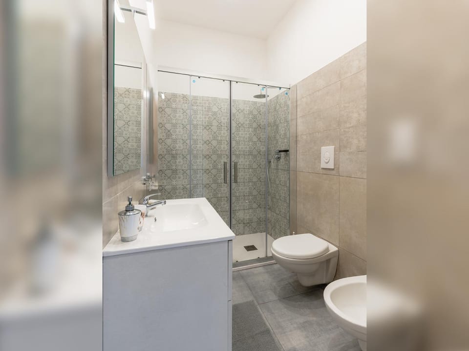 Shower, Bathroom, bidet