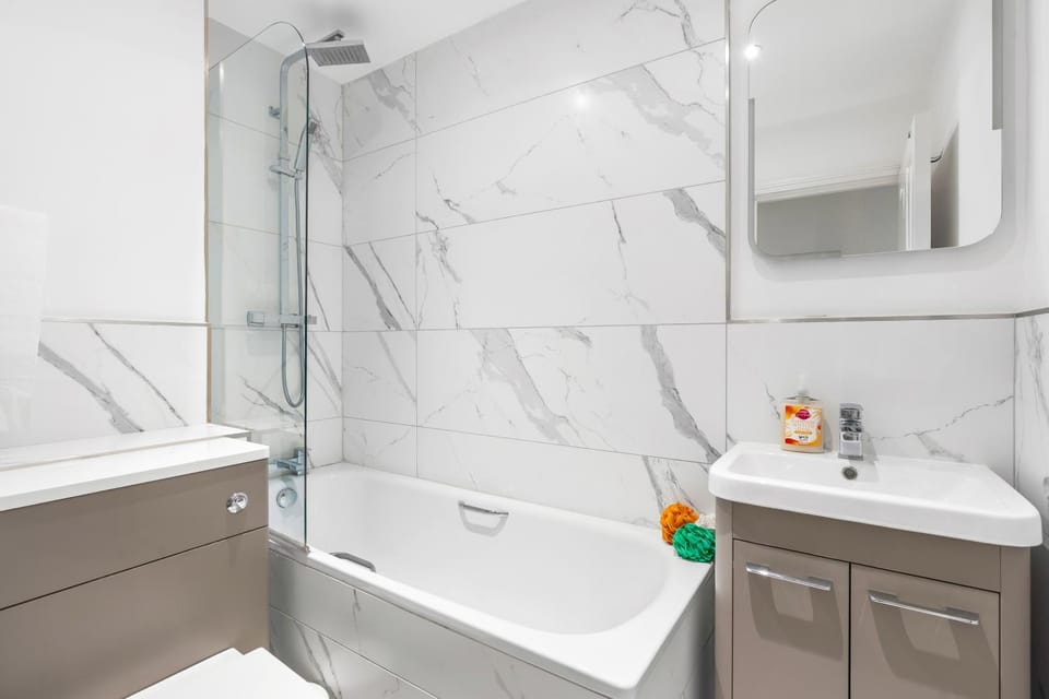 Bathroom, Bath, towels