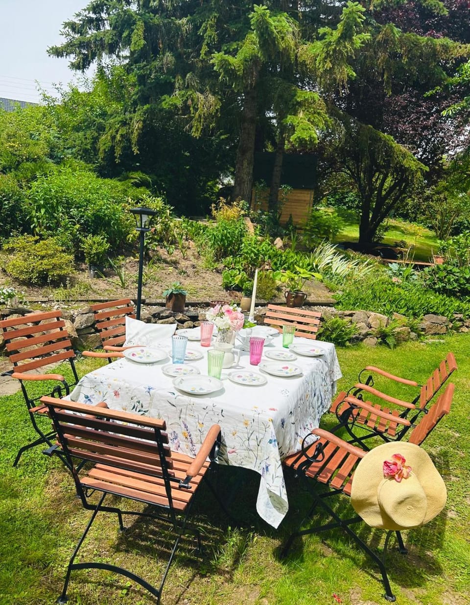 Garden, Dining area