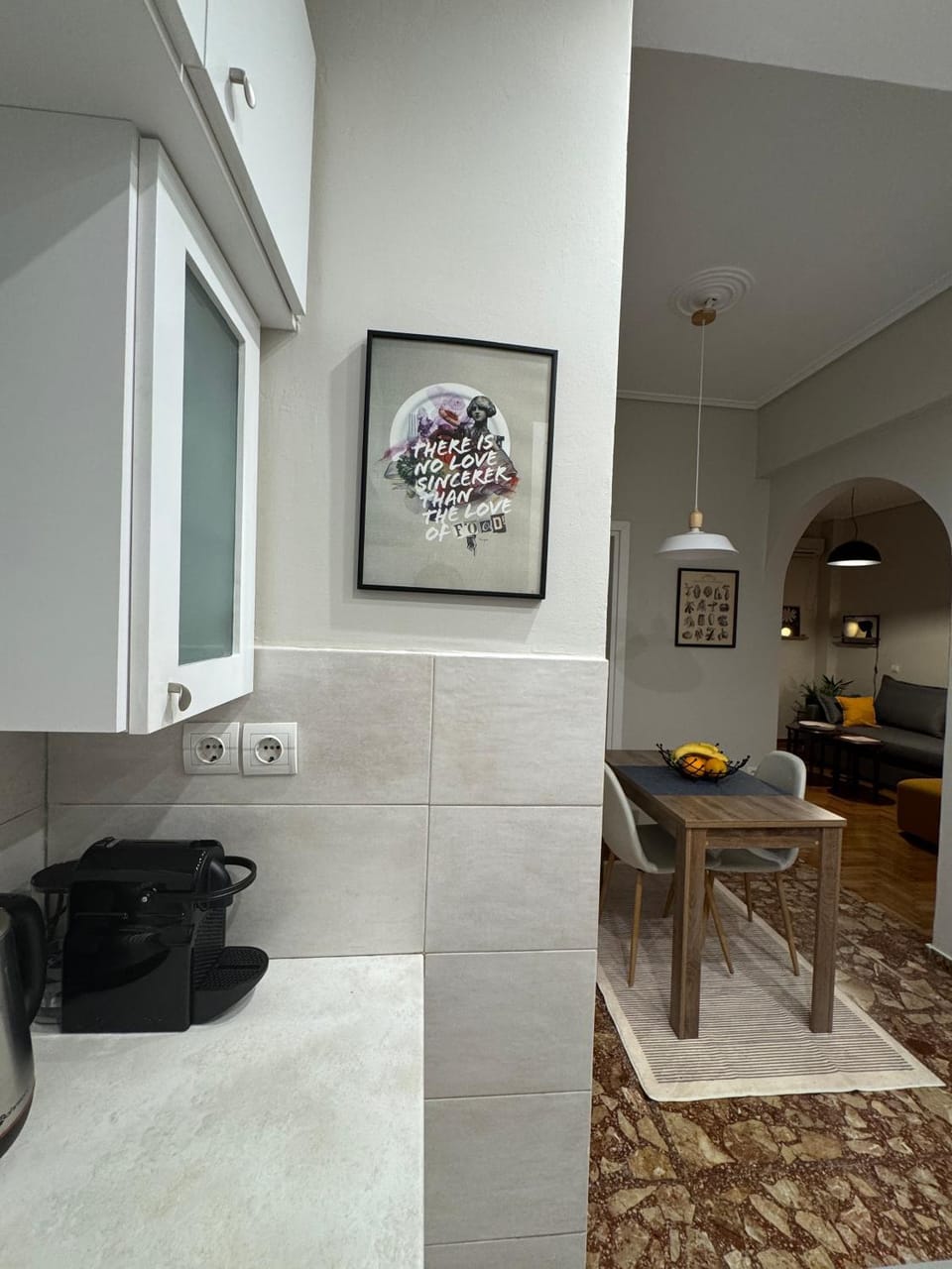 Kitchen or kitchenette, Dining area