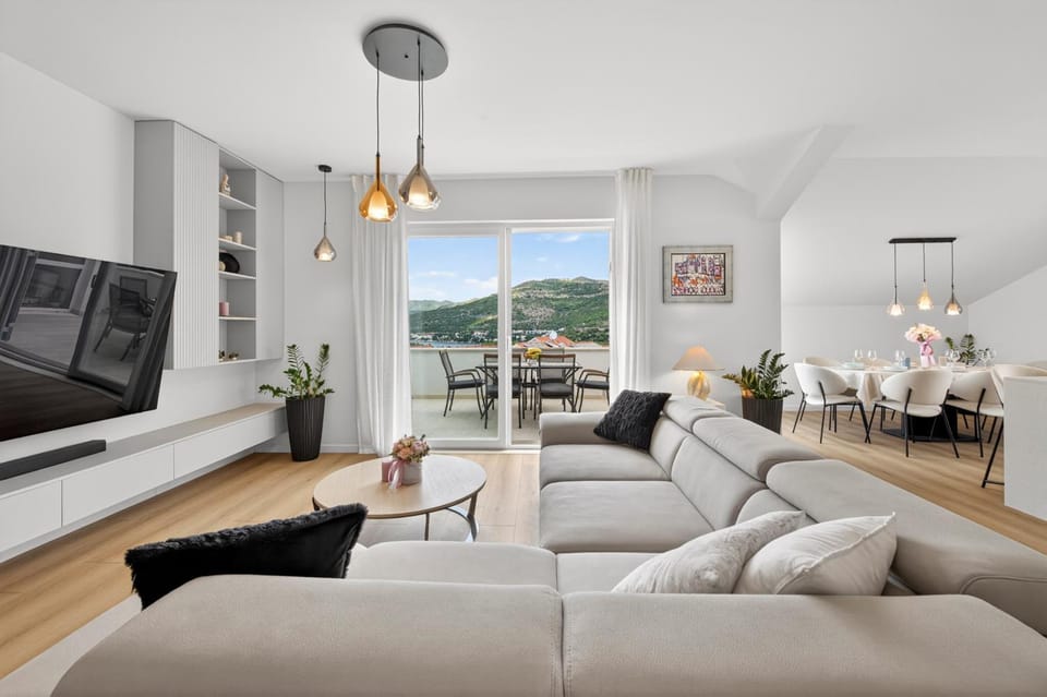 TV and multimedia, Living room, Seating area