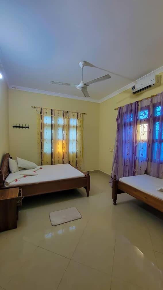 Photo of the whole room, Bedroom, air conditioner